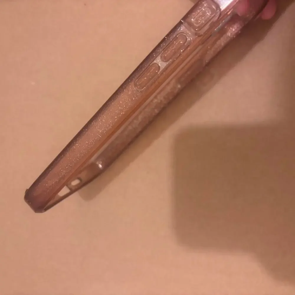 Iphone 11 clear and sparkly